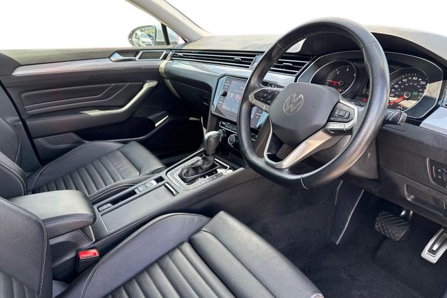 VOLKSWAGEN Passat Photo 6