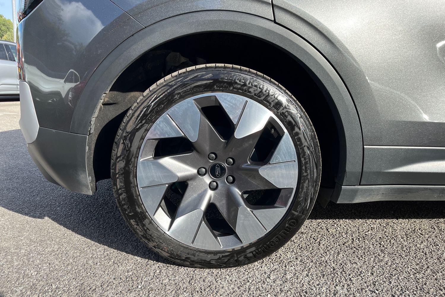 Ford Explorer Photo 7