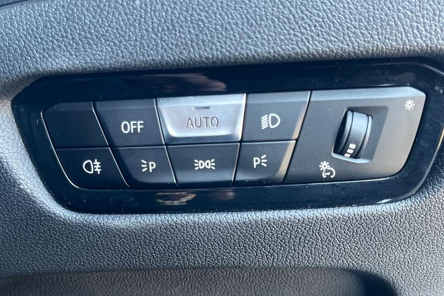 BMW 3 SERIES Photo autoimg-802c2b26489c4408b84cf141b1c573ea259dd6b6.jpg