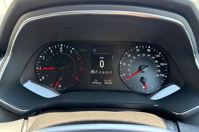 RENAULT Captur Photo 15