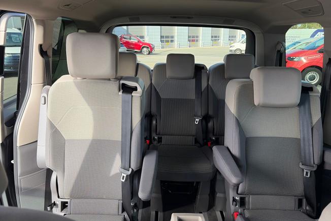 VOLKSWAGEN Multivan Photo 50