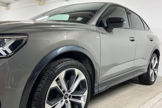 AUDI Q3 Photo 40