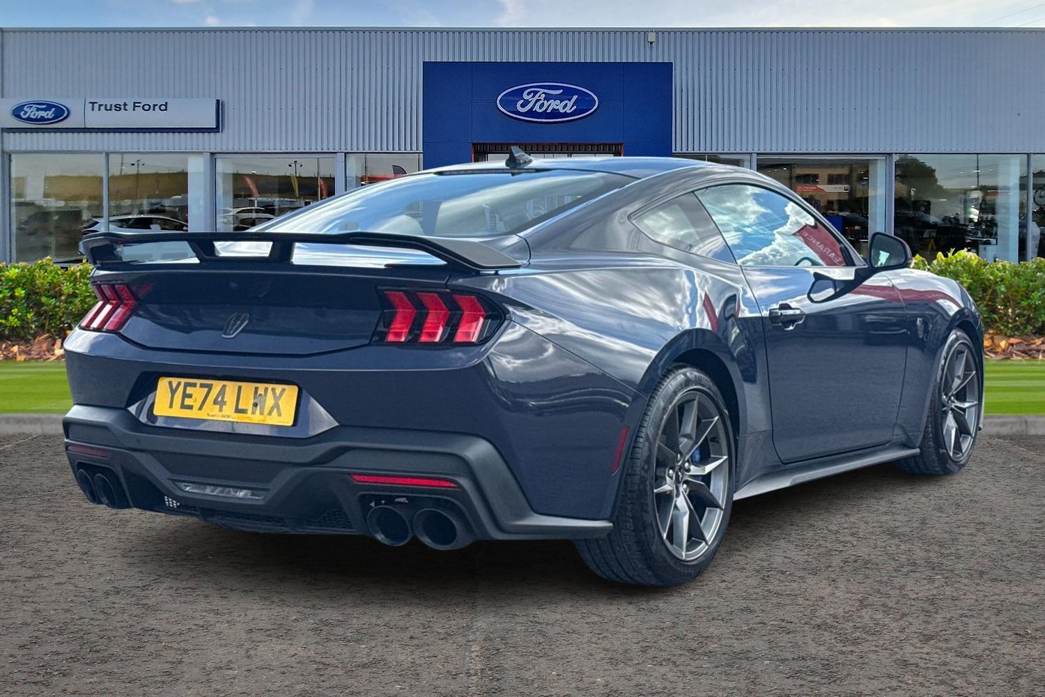 Ford MUSTANG Photo 3