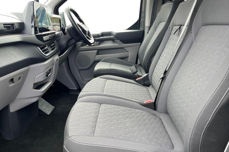 Ford TOURNEO CUSTOM Photo autoimg-8036d05bc316e9ce2f58cb31bbc82003910b056f.jpg