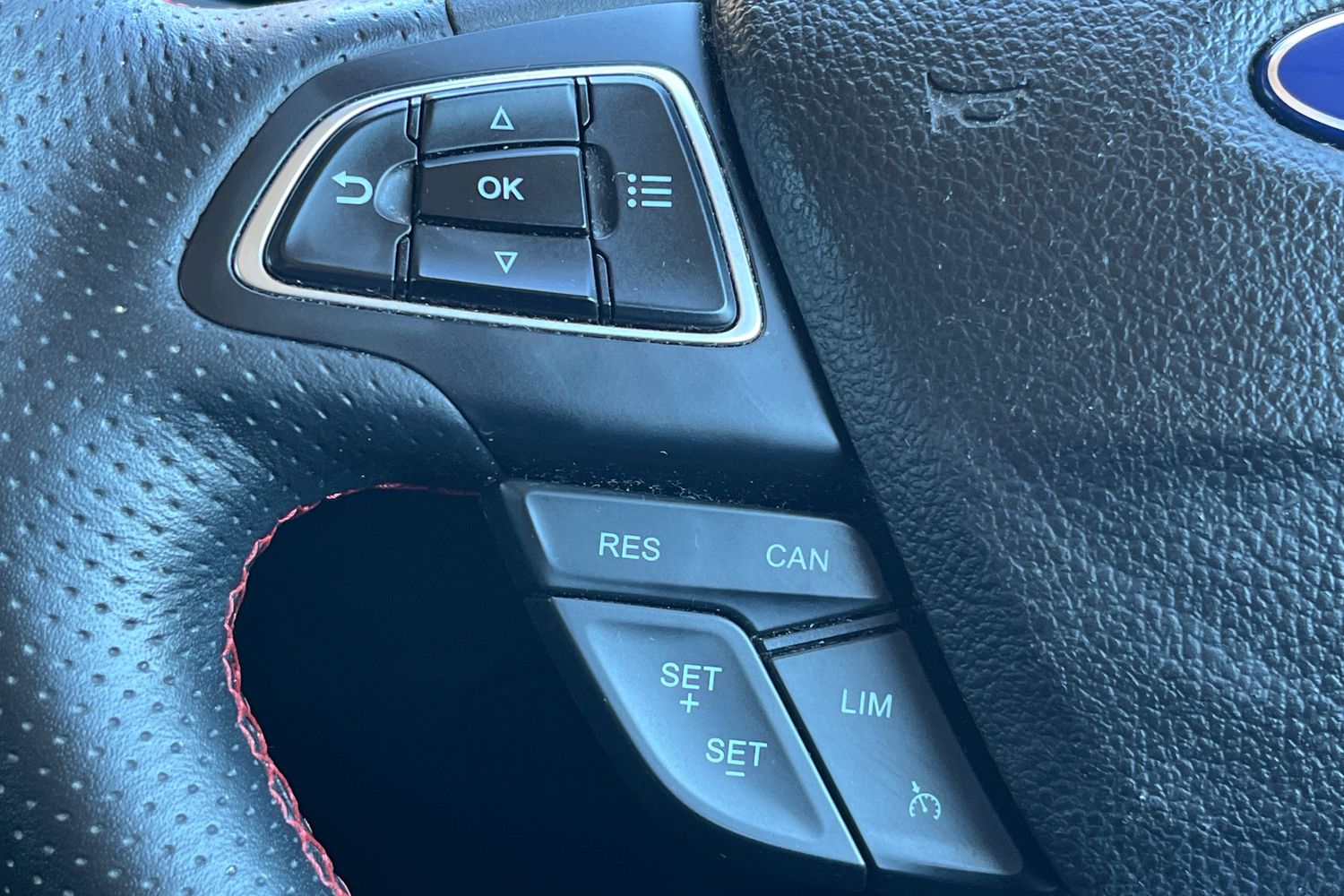 Ford ECOSPORT Photo 30