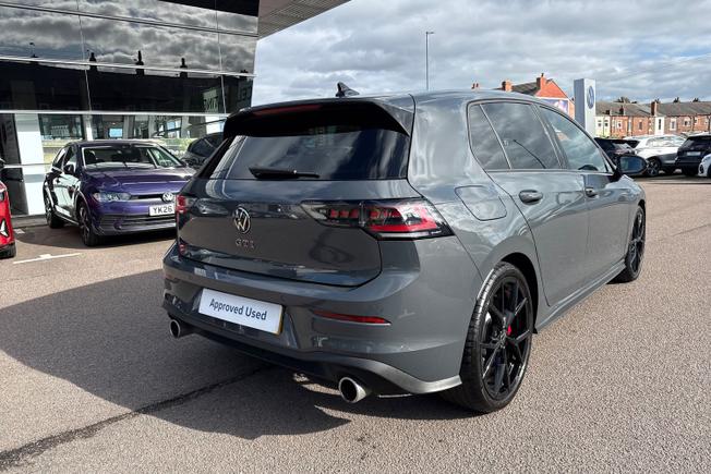 VOLKSWAGEN Golf Photo 24