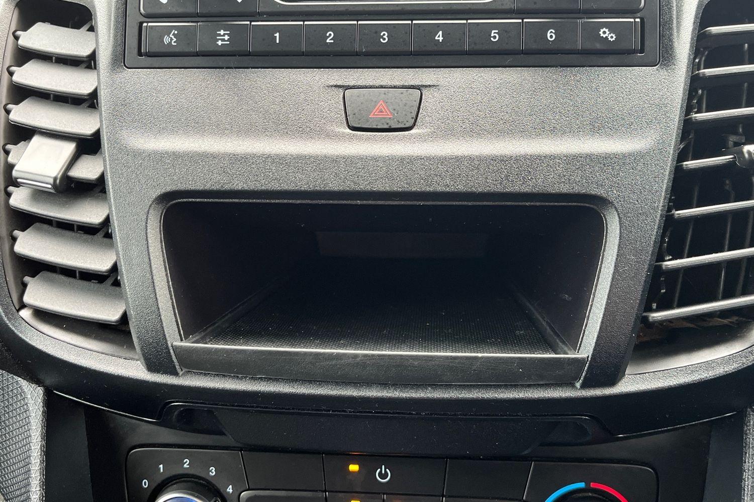 Ford TRANSIT CONNECT Photo 23