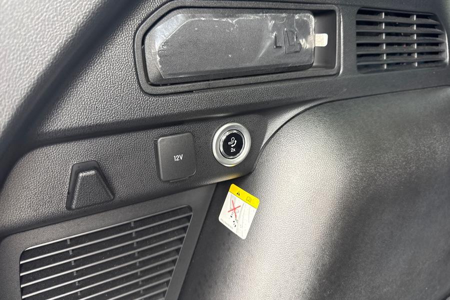 Ford KUGA Photo autoimg-8048b5834379e9c6076a5fa4727f327a4df71773.jpg