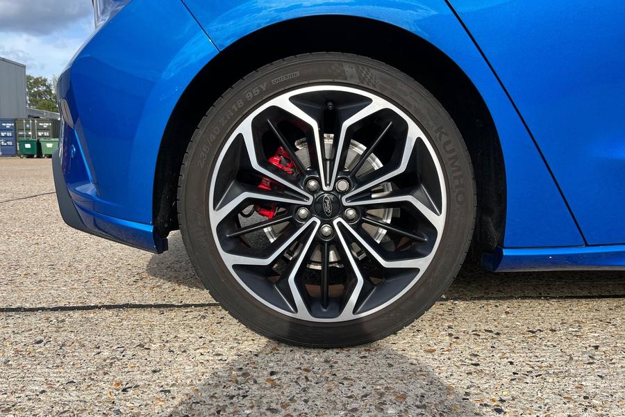 Ford Focus Photo autoimg-804df52c01e5e35441607563905528ca2dc57b77.jpg
