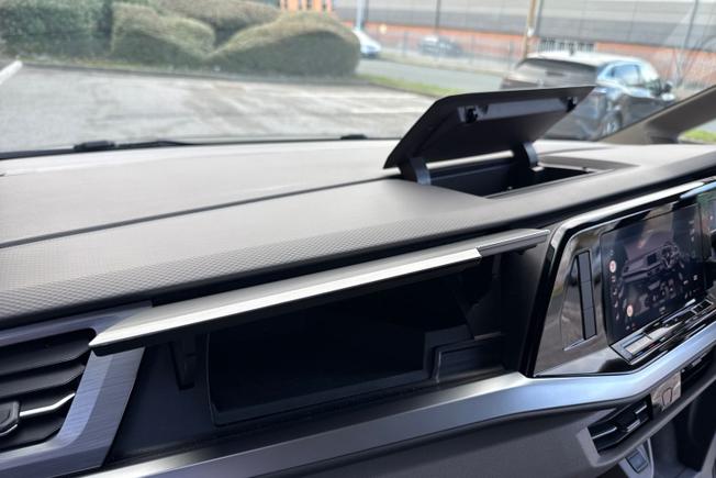 VOLKSWAGEN Multivan Photo 43