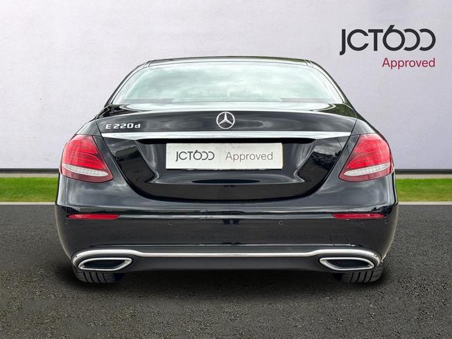 MERCEDES-BENZ E Class Photo 7