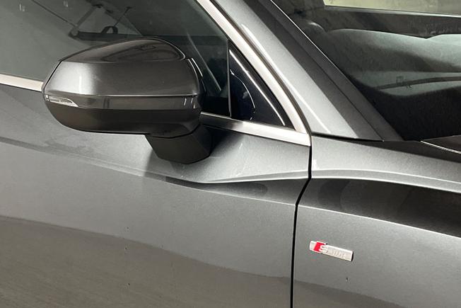 AUDI Q3 Photo 20