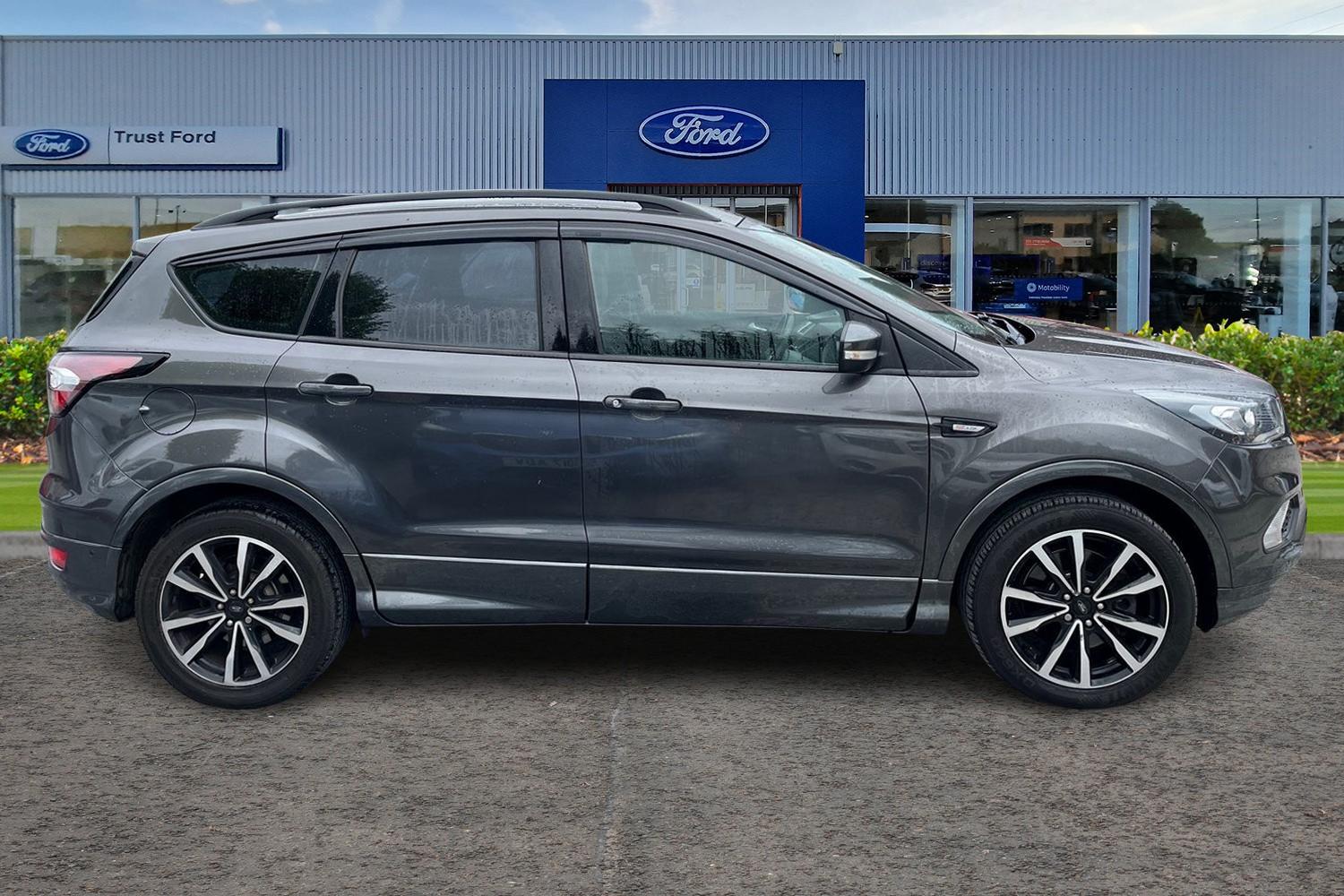Ford KUGA Photo 2