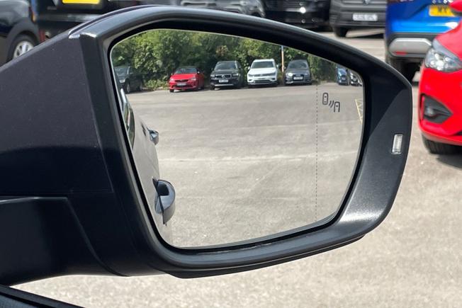 VOLKSWAGEN T-Cross Photo 30