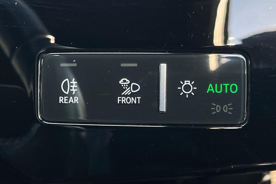 Audi e-tron Photo autoimg-80528df7a086d0ae1c86fafe70e2ee95eec1c781.jpg