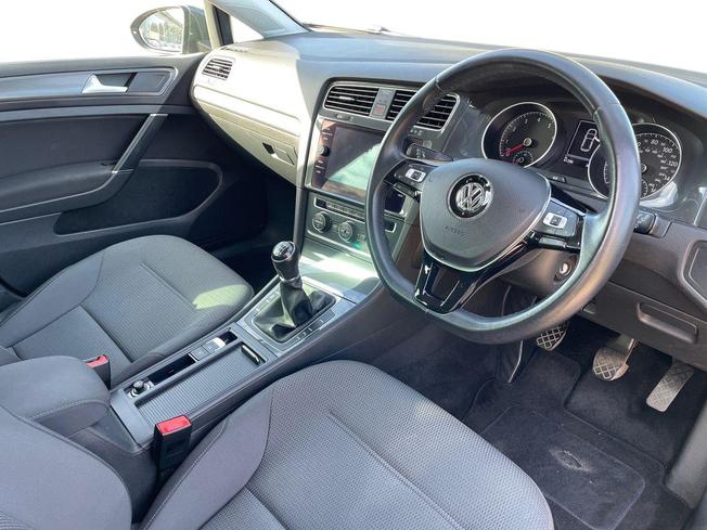 VOLKSWAGEN Golf Photo 6