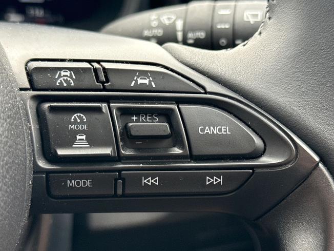 TOYOTA Yaris Photo 17