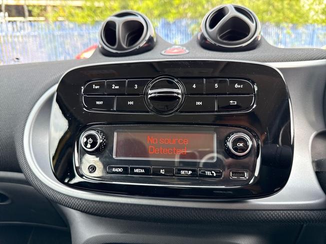 SMART ForFour Photo 36