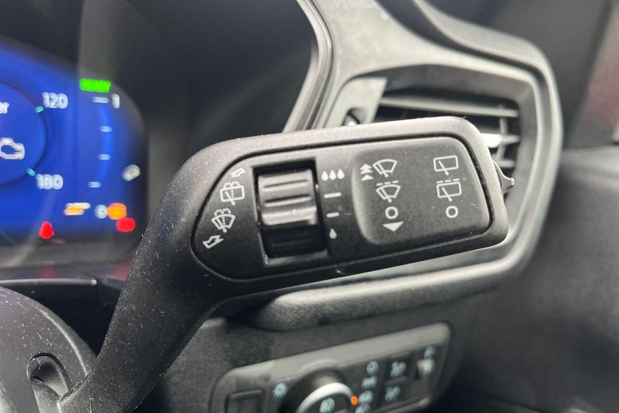 Ford KUGA Photo autoimg-80576e750960a4d8953185141ee589c4d260b303.jpg