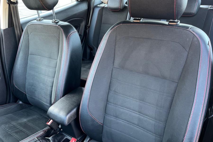 Ford ECOSPORT Photo autoimg-805cc1117692a869361dad5cc0ac363936b84346.jpg