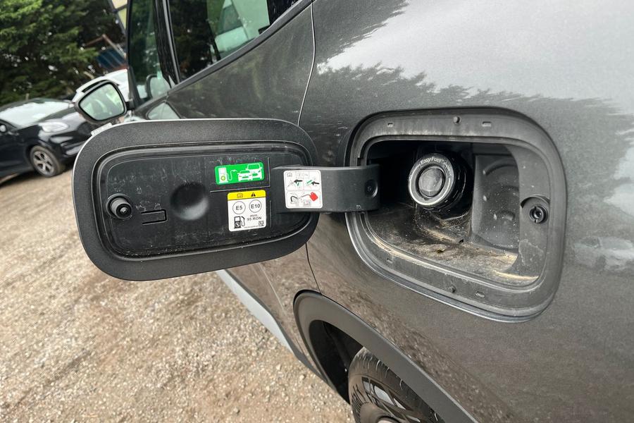 Ford KUGA Photo autoimg-805e41aa13fff3017bd969ea4c2737f7564b0134.jpg