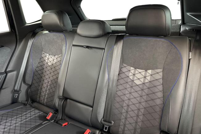 VOLKSWAGEN Tiguan Photo 9