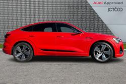 Audi e-tron Photo 4