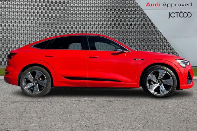 Audi e-tron Photo 4