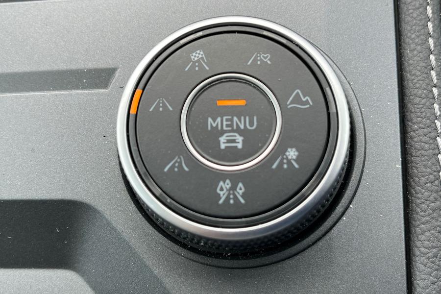 Volkswagen TOUAREG Photo autoimg-8068f1084d181dab3ec6a14a3d218f6ae2fd2c2c.jpg