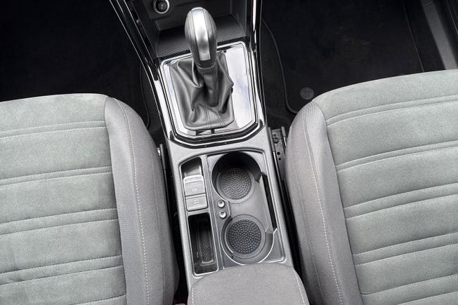 VOLKSWAGEN Touran Photo 44