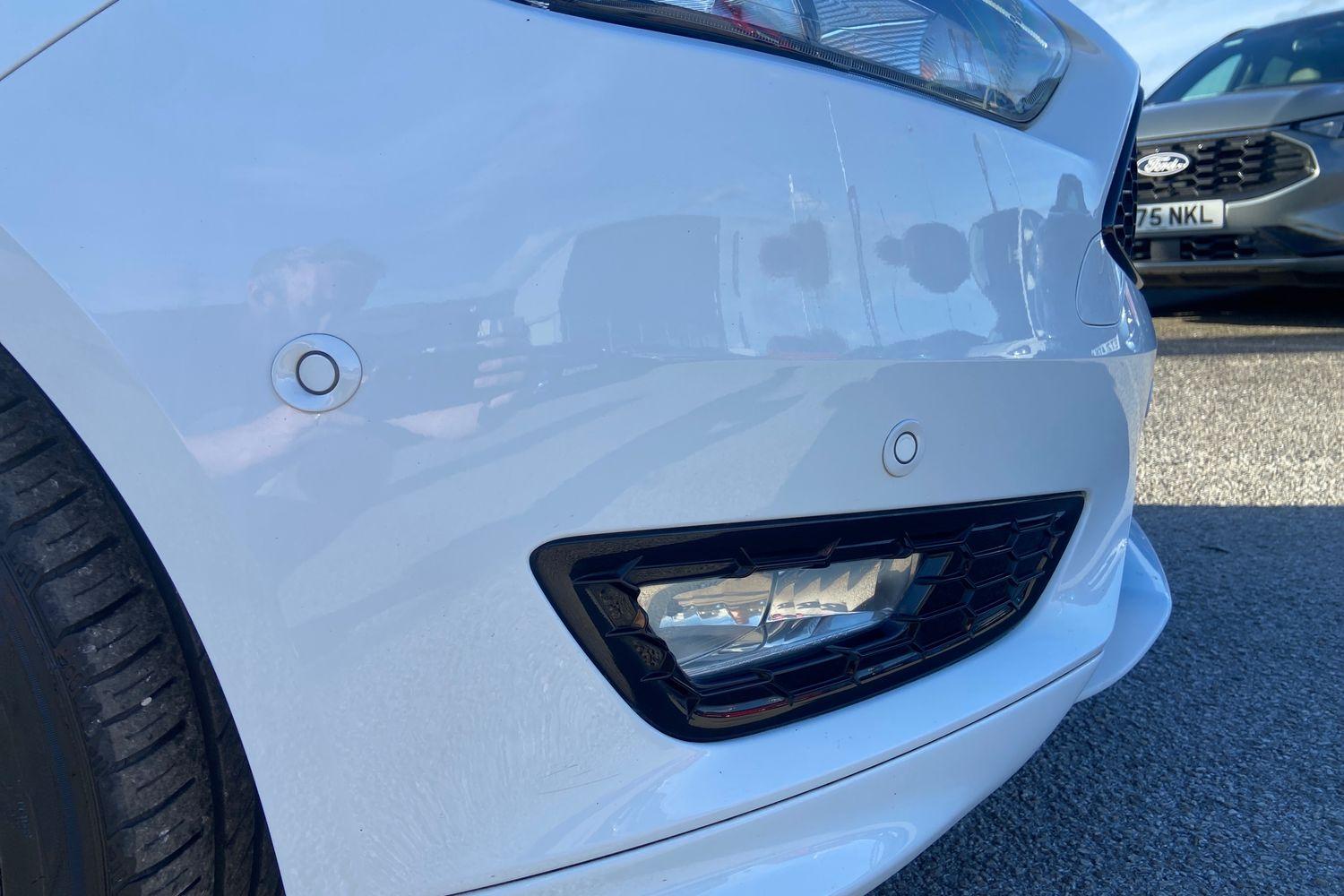 Ford FOCUS Photo 34