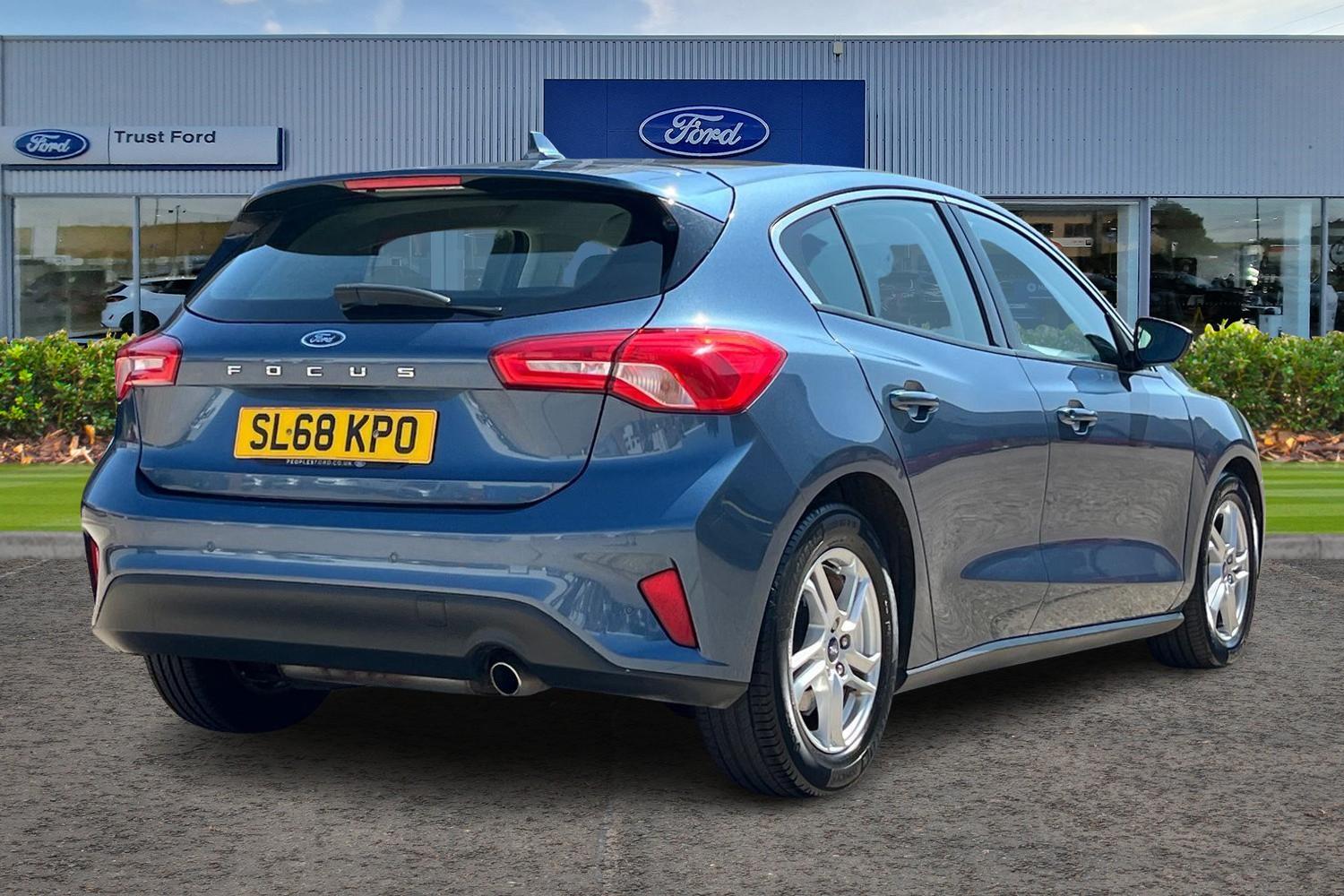 Ford Focus Photo 3