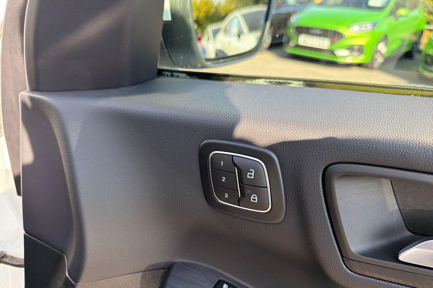 Ford Kuga Photo 33