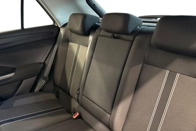 VOLKSWAGEN T-Roc Photo 9