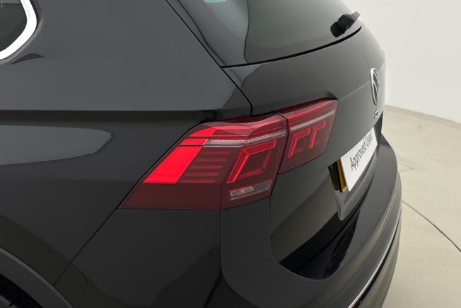 VOLKSWAGEN Tiguan Photo 18