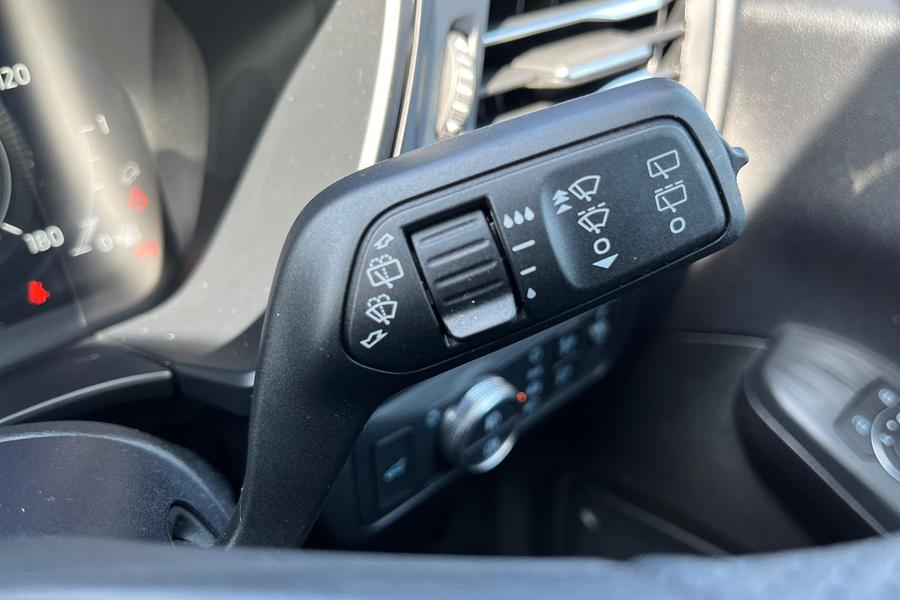 Ford Kuga Photo autoimg-807027dc08f512632c1b6d958846a60f093655b5.jpg