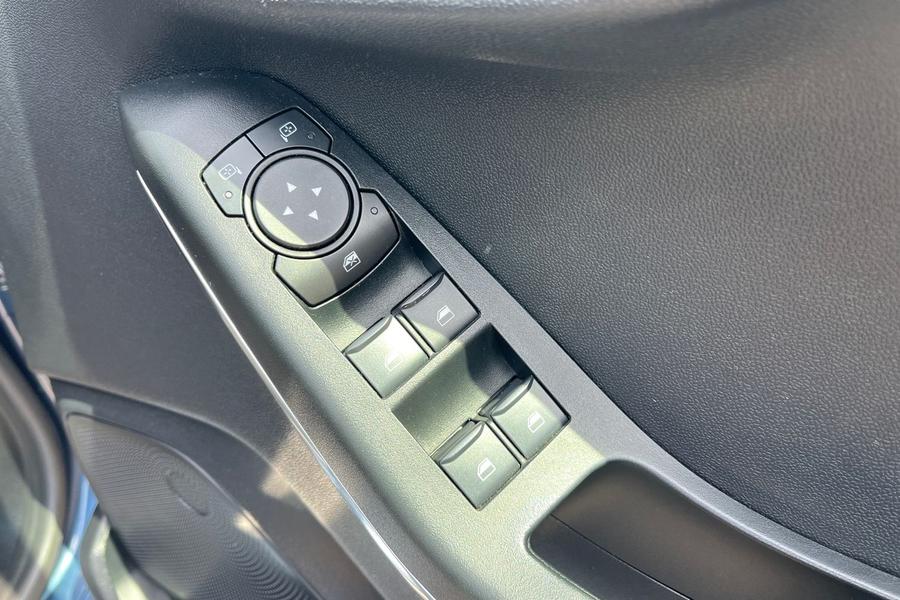 Ford Fiesta Photo autoimg-80778a248dd1a71dfd805a8b861d12dfc68ebe6c.jpg