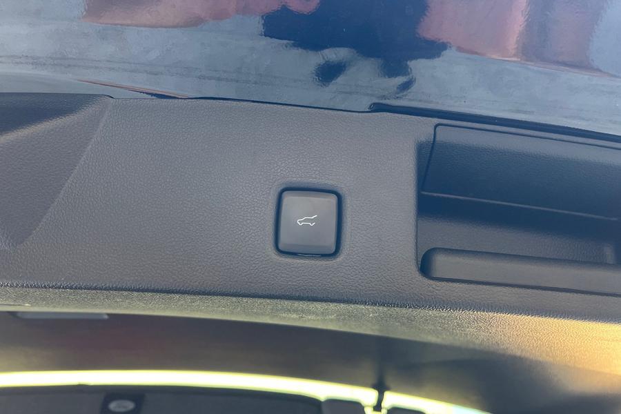 Ford Kuga Photo autoimg-8078f0dc3e9e4f87ff75f031f0f2fdad3b642a07.jpg