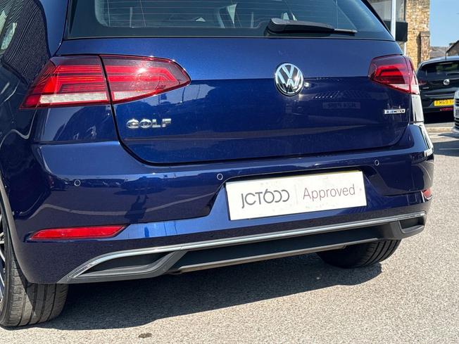 VOLKSWAGEN Golf Photo 28