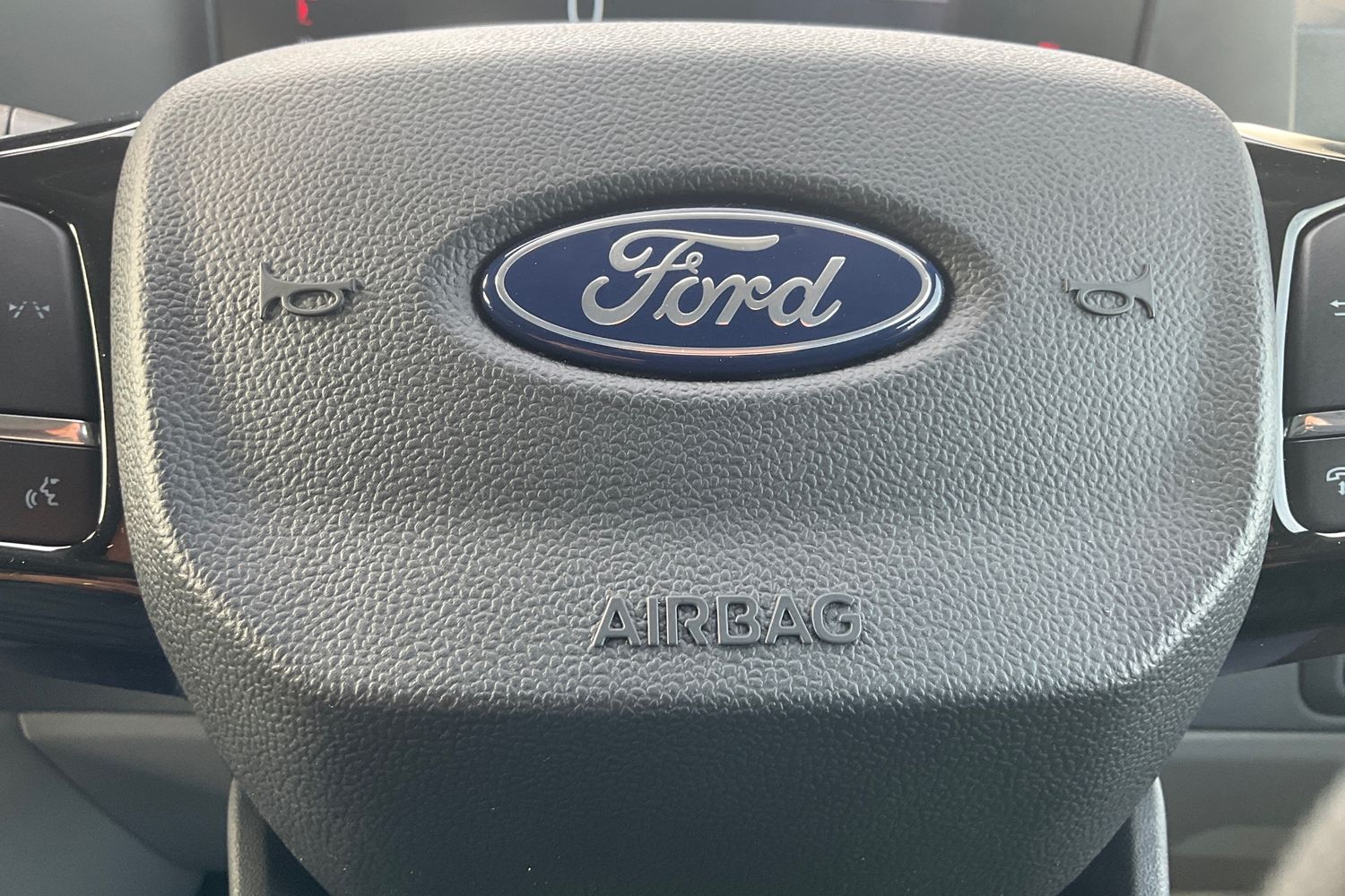 Ford E-Transit Custom Photo 36
