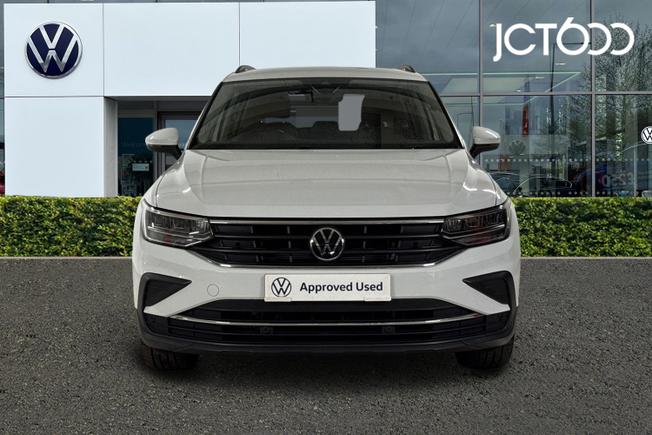 VOLKSWAGEN Tiguan Photo 8