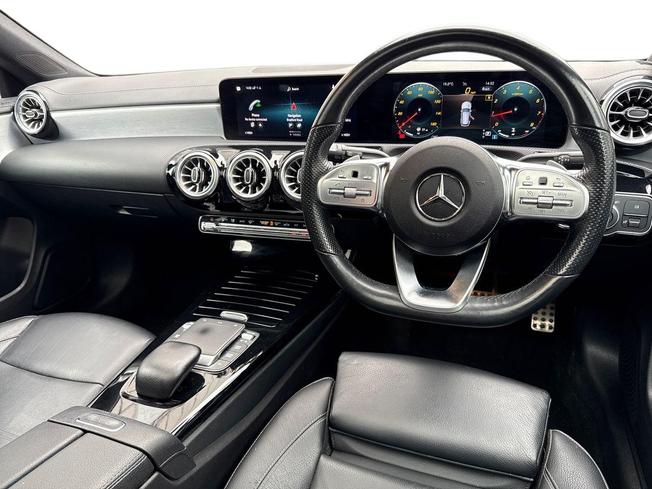 MERCEDES-BENZ CLA Photo 11