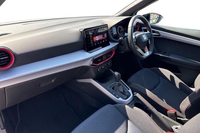 SEAT Arona Photo 2