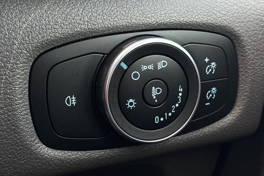 Ford Transit Custom Photo autoimg-80869b220395d2b9fc0d588759689684a59c4e39.jpg