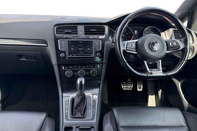 VOLKSWAGEN Golf Photo 10