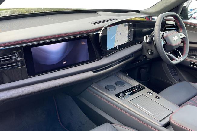 Audi Q7 Photo 2