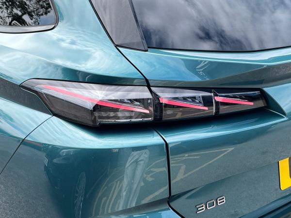 Peugeot 308 SW Photo autoimg-808c250ecc5303b5fe18483bd8b48f8d4f0f1aae.jpg