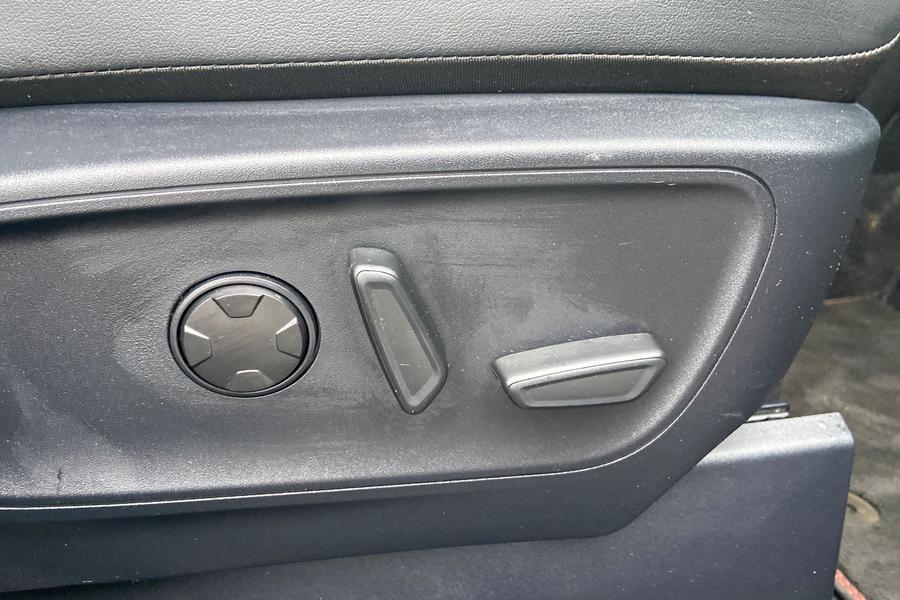 Ford Kuga Photo autoimg-808c4e2fa289b37522a9245bd047cf2fdc2eab32.jpg