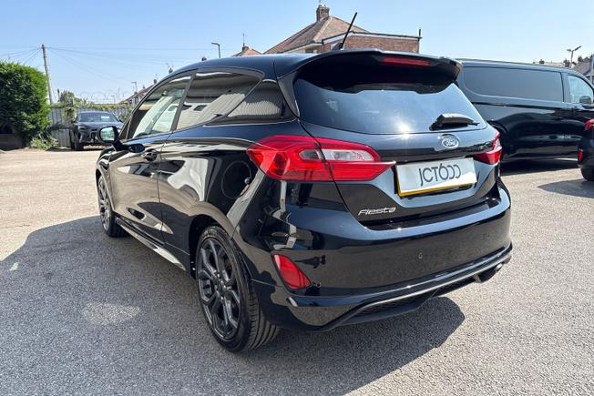 FORD Fiesta Photo 23