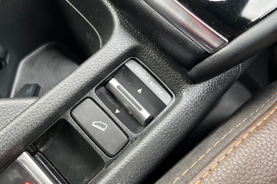 Honda HR-V Photo autoimg-8094ac82adc2cf07ebfeb21ca105c7d34762f300.jpg